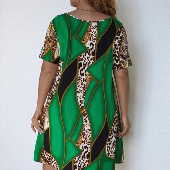 Plus size Leopard Colorblock Tunic Dress - Picture 2 of 3